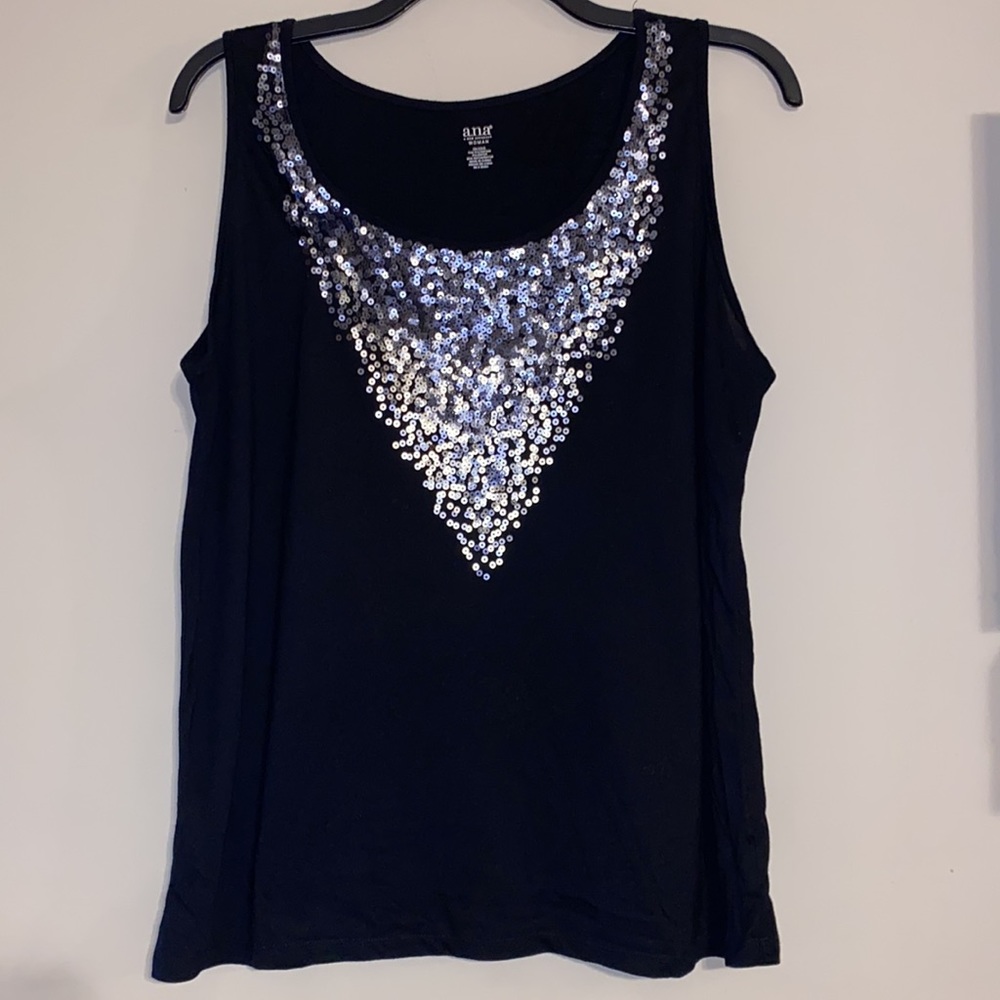 🌼BNDL3for$20🌼 Black tank top with pewter sequin embellishment. Plus size 2X
